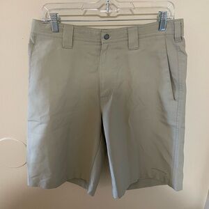 ✨Men’s Columbia Shorts Size 32